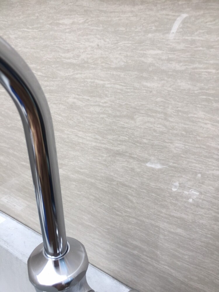 鏡面タイル補修前
