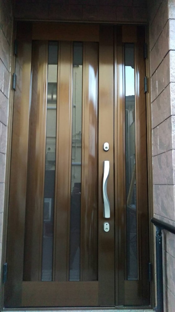 アルミ製玄関ドア補修　（クリヤー塗装による風化）　大阪豊中市　BEFORE